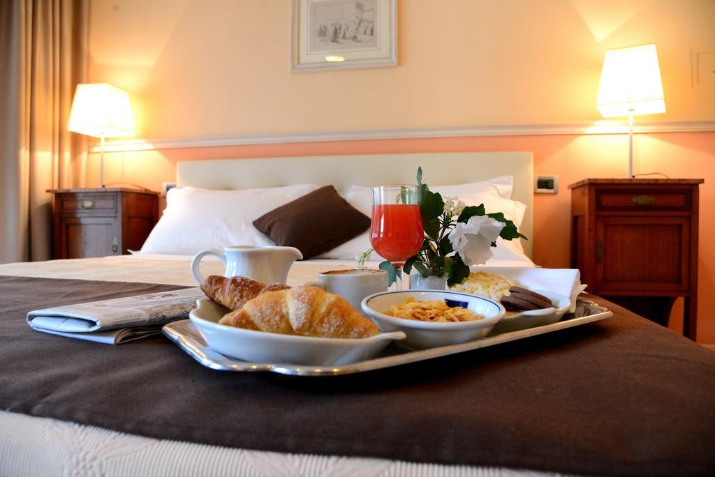 Hotel Ponte Di Rialto Crema Ngoại thất bức ảnh