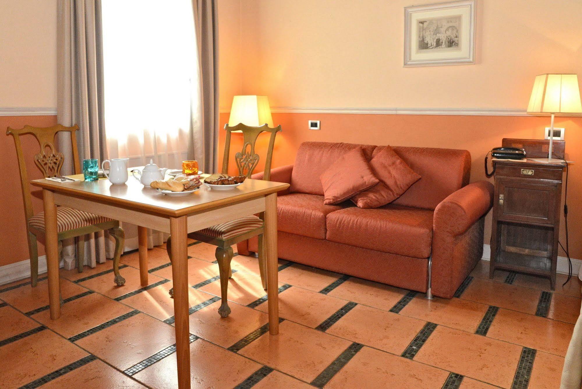 Hotel Ponte Di Rialto Crema Ngoại thất bức ảnh